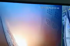 又一起！“定时炸弹”电梯爆燃，监控拍下恐怖一幕图片
