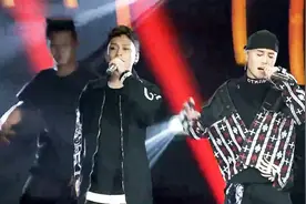 抖音爆火神曲《fly》现场版，当下最好听的藏族歌曲，没有之一！