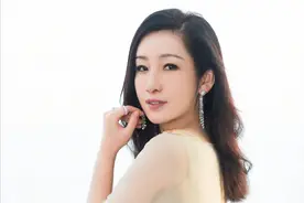 秦海璐的情史，被李湘抢走“钻石王老五”，与老板相恋7年嫁真爱图片