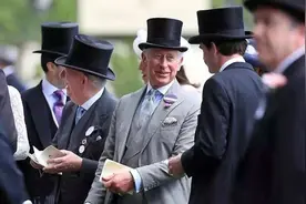 成衣选购之衬衫（四）-胸袋、袖口&纽扣 好坏见细节哦图片