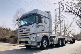 一汽解放J7牵引车，550马力+自动挡，售价42万值得买吗？图片