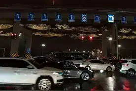 西安首条“可变车道”启用 司机朋友们注意啦图片