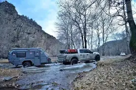 升顶拓展强悍的越野风，不足10万就能越野的南极星探险家拖挂房车图片