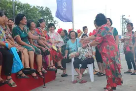 听！陵水疍家妇女海边放歌图片