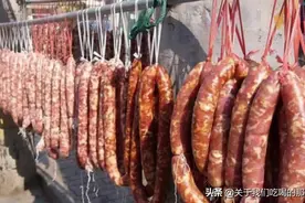灌腊肠时猪肉洗不洗？很多人做错，难怪腊肠不嫩不香，还长霉变臭图片