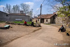 皖北农民挖建的红薯窖，用青石而砌如同地宫，胆小人不敢入内图片