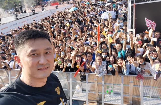 抢了NBA总决赛的风头！胡明轩女友首次曝光！CBA第一颜值