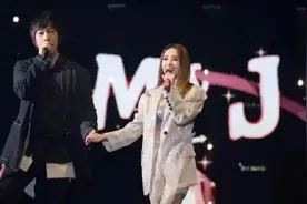 不是蔡依林？阿信被曝与女助理同居多年，女友身材发福颜值堪忧图片