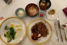 女排在日本餐食曝光，每天早餐前都有硬性规定，主力阵容加紧磨合图片