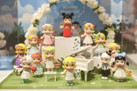 比“饭圈女孩”更疯狂的“盲盒女孩”，到底有多壕？图片