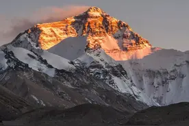 世界第二高峰、第二洼地、第二沙漠、中国第二草原，全都在新疆！图片