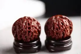 这对核桃，得盘没仨老头儿了吧？图片