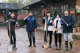 黄磊翻窗、张艺兴怕鸭、彭彭套圈，《向往的生活》又有梗了？图片