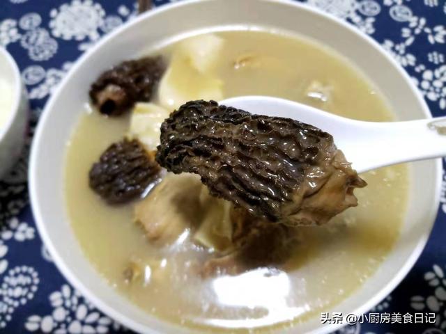 羊肚菌花胶炖排骨 2026年羊肚菌花胶炖排骨放什么配料