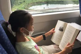 8岁女儿假期读完《哈利波特》，爱上自由阅读的孩子有多快乐？图片