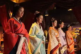联名款相继卖爆！汉服席卷年轻人，火到什么程度了？图片