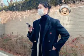 31岁李钟硕近照变油腻？留长发扎起丸子头，油头发成绺不讲形象图片