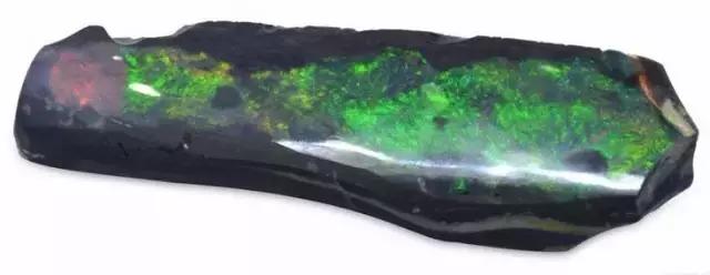 天然黄焦胶花水晶 2026年黄胶花水晶是什么