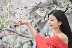 小说：众人被天雷劈死，小伙却毫发无伤，大师：你就是天选之子图片