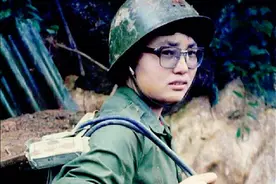 老山女神刘亚玲：6次奔赴前线，获一等功，硕士毕业扎根乡村行医图片