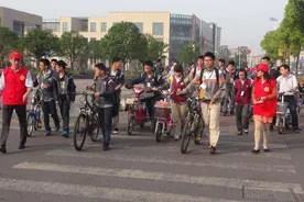面试官：公交上70岁老人和8个月孕妇，给谁让座？姑娘这样回答图片
