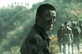 40岁即为开国上将，后在军中任职超过所有大将，人称“小钢炮”图片