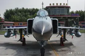 空军第一款重型战斗机，量产30年的歼-8，为何只生产不到400架？图片