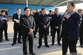 鞠毅调研全区农业产业发展情况图片