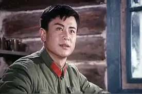 昔日八一厂男星，演雷锋走红，娶女工为妻不离不弃，岳母是大明星图片