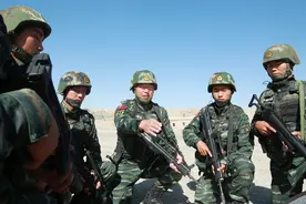 我们在战位报告 |“八一勋章”获得者王刚：扎根天山，守卫家乡的反恐尖兵图片