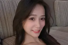 表妹李kk湿身照片惹眼，意外发现近亲？小雪吖与她非常神似图片