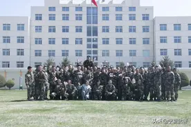 心理服务下基层，欢声笑语振奋精神图片