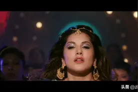 印度动作电影Raees插曲Laila Main Laila，女主角Sunny Leone图片