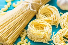 多大的孩子可以吃面条？辅食面条怎么选？怎么做？这篇给你答案图片