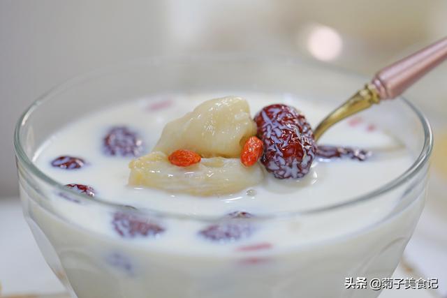 花胶燕窝牛奶冻的做法 2025年花胶燕窝炖牛奶的做法与功效窍门