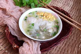 煮一碗闽南面线汤，吃不腻古早味，寓意吉祥，为武汉热干面加油图片