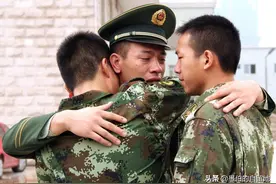 战友患癌去世，我收养了他的孩子已经12年，至今我依然义无反顾图片