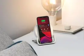 贝尔金将推新款立式无线充电器：集成蓝牙音箱图片