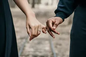 为什么女人不能嫁给比自己小的男人？图片
