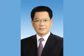 任振鹤同志简历图片