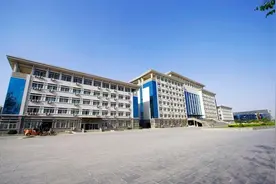 河南逆袭成功的高校，用20年的时间从三本到一本，录取的分数不高图片