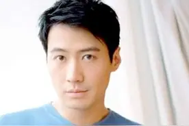 天王黎明开演唱会，郑秀文登台助阵，刘銮雄霍启刚两大富豪捧场图片