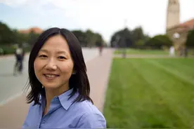 一对985教授夫妻，将女儿培养成顶级科学家，结果她变成了美国人图片