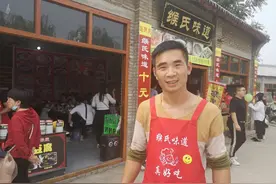 男子离婚开凉皮店，一年赚150万，老婆都回来找她复婚，套路给你图片