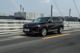 昂科威Plus：全系2.0T+9AT！轴距超2米8，提供7座！还选途观L吗？图片