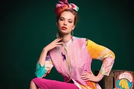 环球美女152：荷兰顶级模特图片