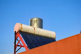 曾火遍市场的太阳能热水器，为何现在用的人少了？原因有三个图片