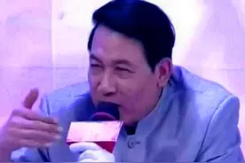 丈夫痴迷画中女子，妻子悄悄拿去鉴宝，专家却反问：知道她是谁吗图片