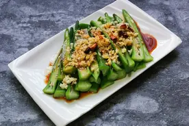 秋葵这样做太香了，我家每天做两次，次次光盘，少了不够吃图片