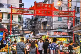 这条2公里的唐人街，却有曼谷7成金店，商业繁华堪称东南亚之首图片